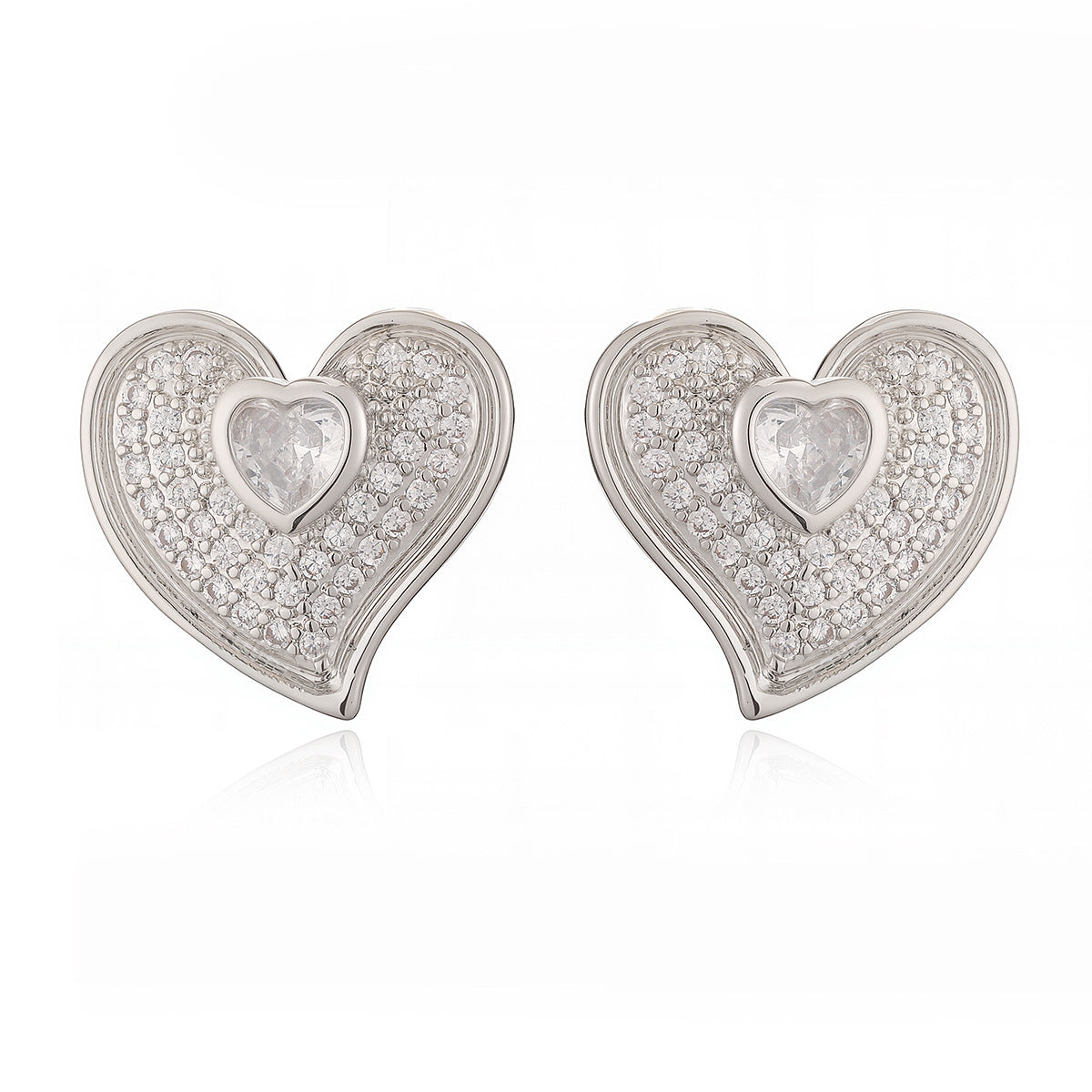 Orecchini a perno vintage da donna a forma di cuore con zircone, base in rame e placcatura in oro 18 carati