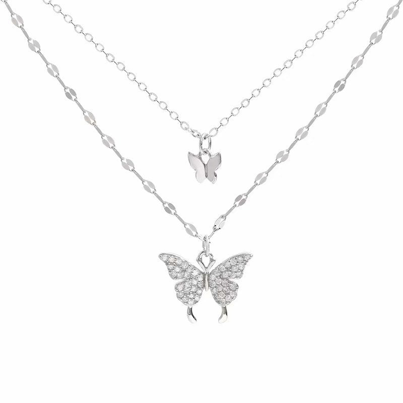 Collana con pendente a farfalla da donna con design a doppio strato in lega e finitura galvanizzata