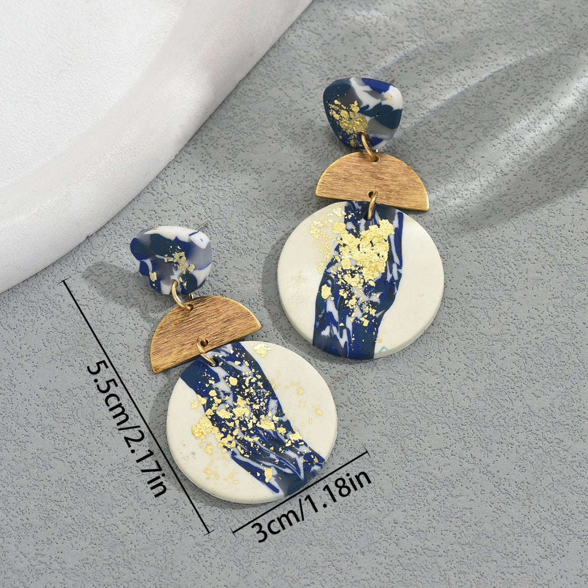 Aretes geométricos de mujer en cobre con acabado chapado para un estilo de oficina a la moda