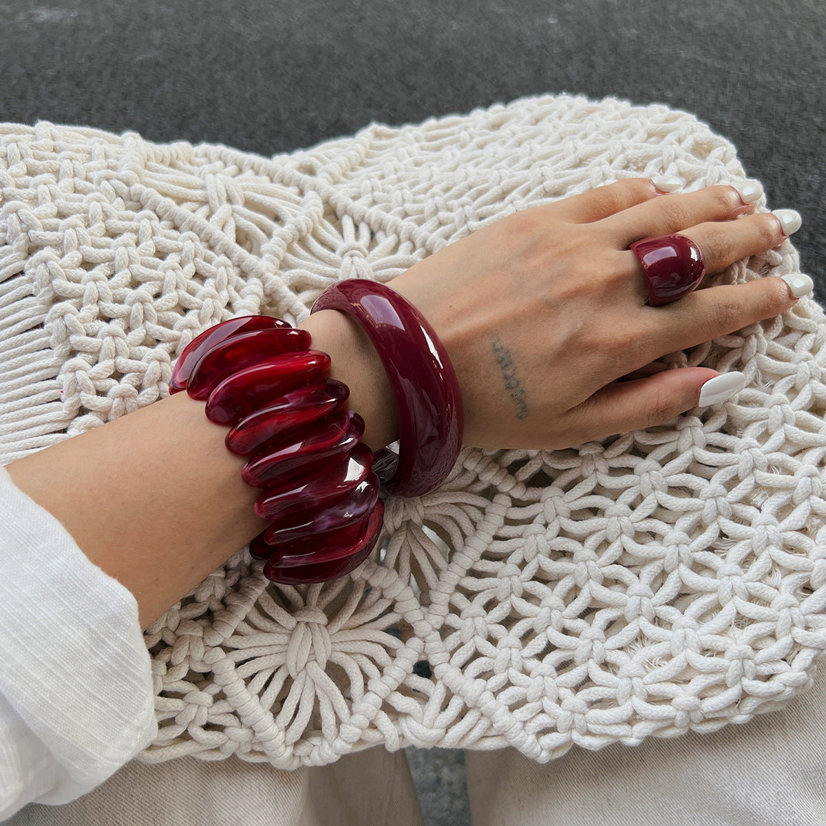 Retro Oversized Red Ombre Tire-Shaped Wide C-Shape Bracelet for Women Handcrafted Resin Bangle Jewelry