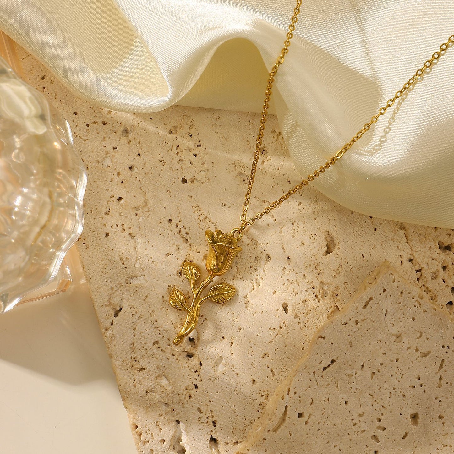 INS Style 18K Gold Plated Stainless Steel Geometric Rose Pendant Necklace for Women Fashion Jewelry Gift