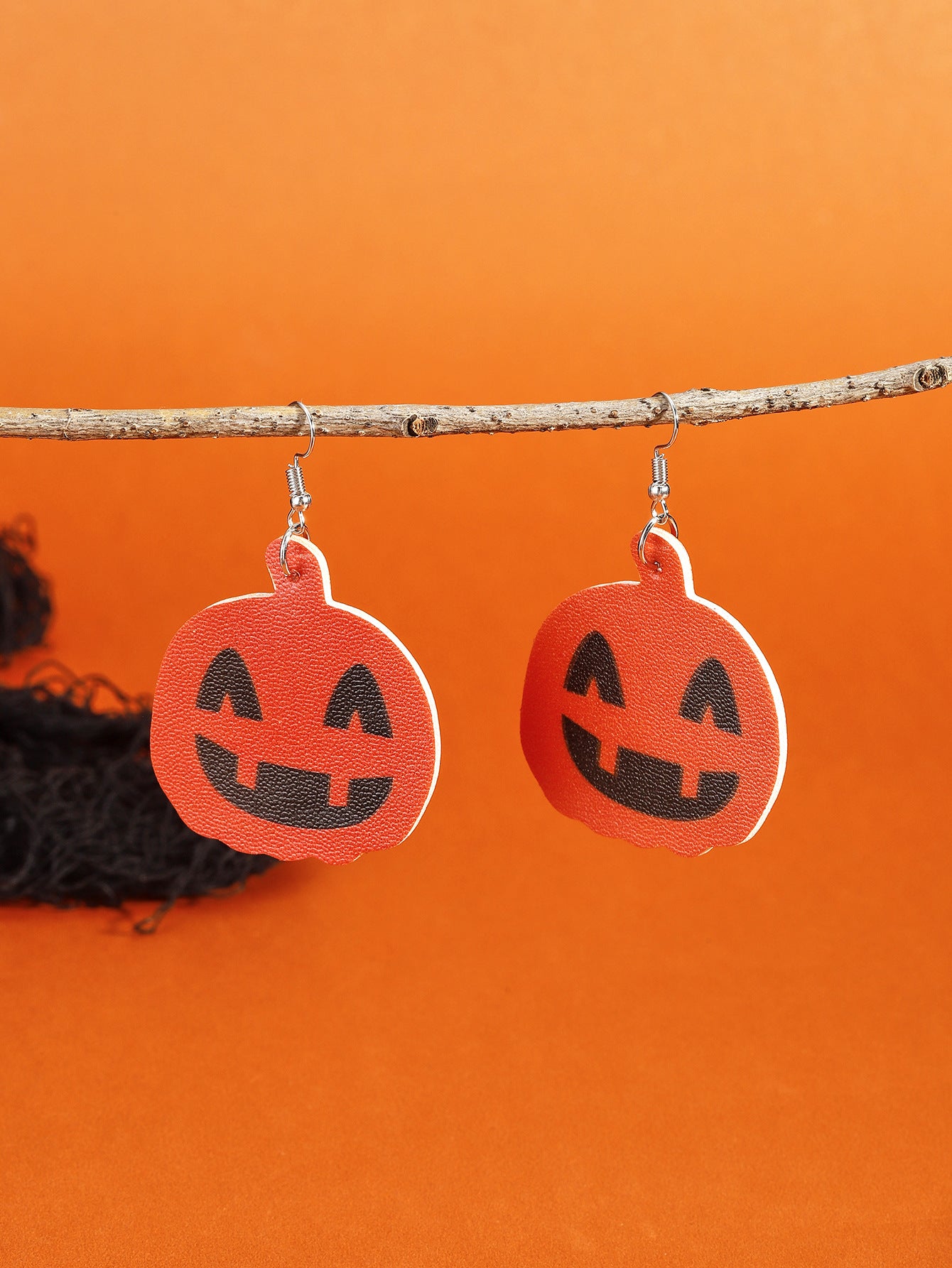 Juego de pendientes de Halloween estilo dibujos animados con diseño de calabaza, aretes de aleación y postes de acero inoxidable para mujer