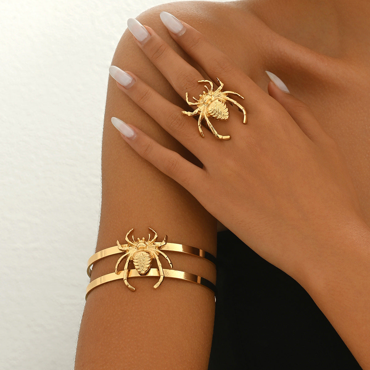 Set di bracciale e anello alla moda geometrica da donna, lega elettroplaccata, design a serpente e ragno con elementi esagonali, ovali e lineari