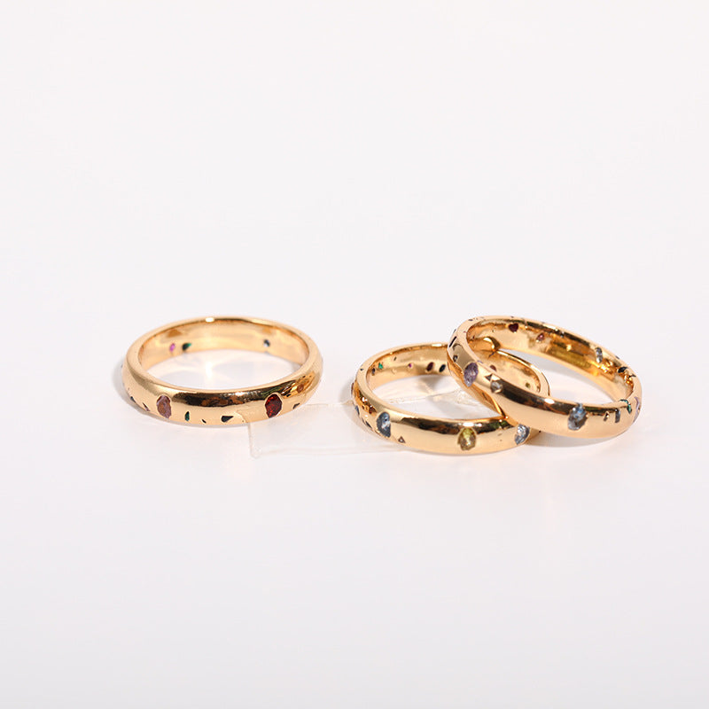 Anello Geometrico Minimalista da Donna in Rame con Intarsio di Zirconi Arcobaleno