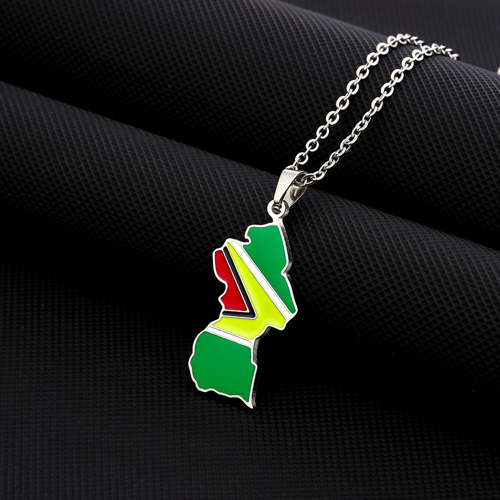 Collar con Colgante Geométrico Étnico en Acero Inoxidable con Dije de Acero de Titanio y Acabado Galvanizado en Cadena Tipo O para Uso Unisex