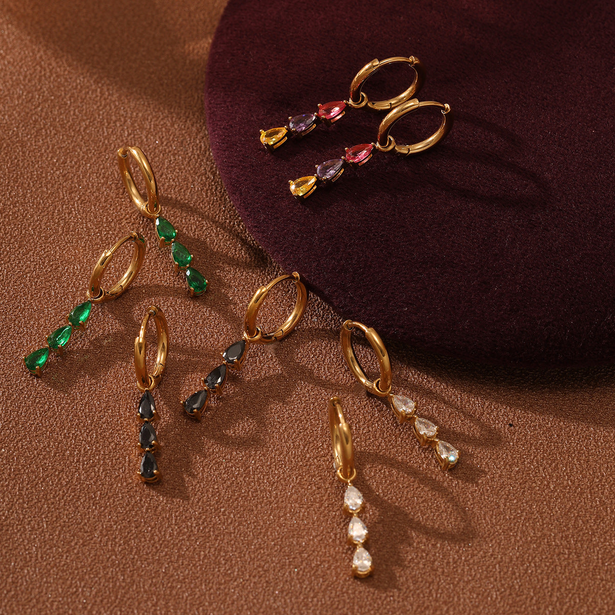 Pendientes de Acero de Titanio en Forma de Gota de Agua a la Moda con Incrustaciones de Pedrería, Acabado Galvanizado, Diseño de Lujo Ligero para Mujeres
