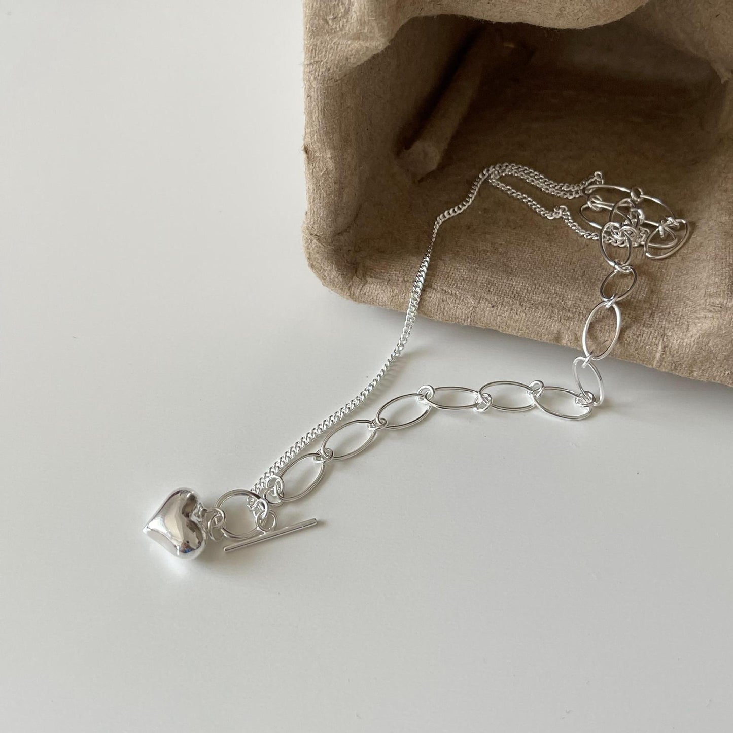 Collana Pendente Minimalista a Cuore in Argento Sterling 925 con Catena Intrecciata da Donna