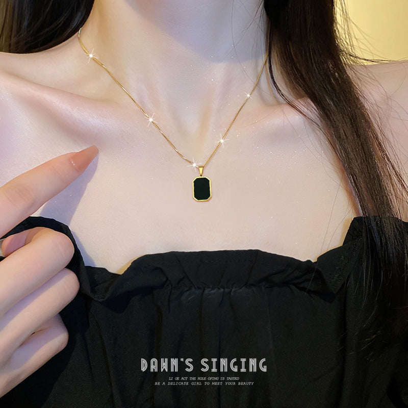 Collana con Ciondolo Geometrico Minimalista in Acciaio al Titanio Unisex