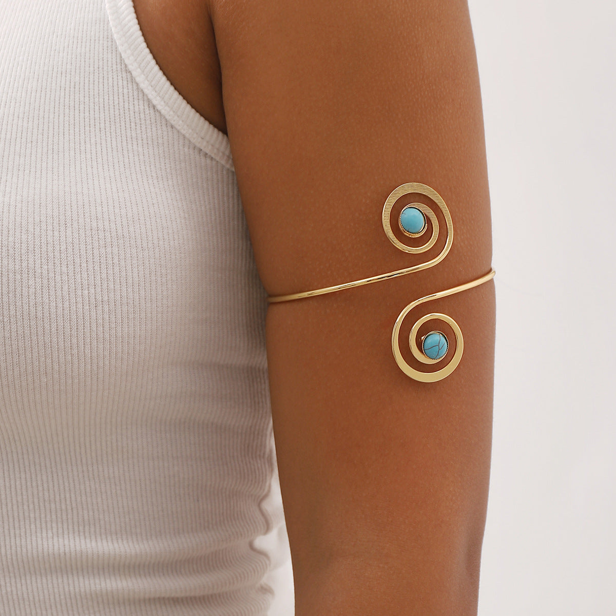 Braccialetto vintage etnico geometrico a mezzaluna vuota in ferro da donna con intarsio in turchese e finitura placcata