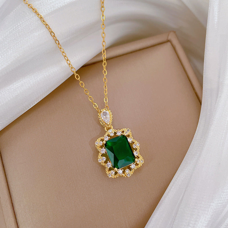 Minimalist Geometric Green Gemstone Rhinestone Pendant Necklace for Women Titanium Steel Delicate Clavicle Chain