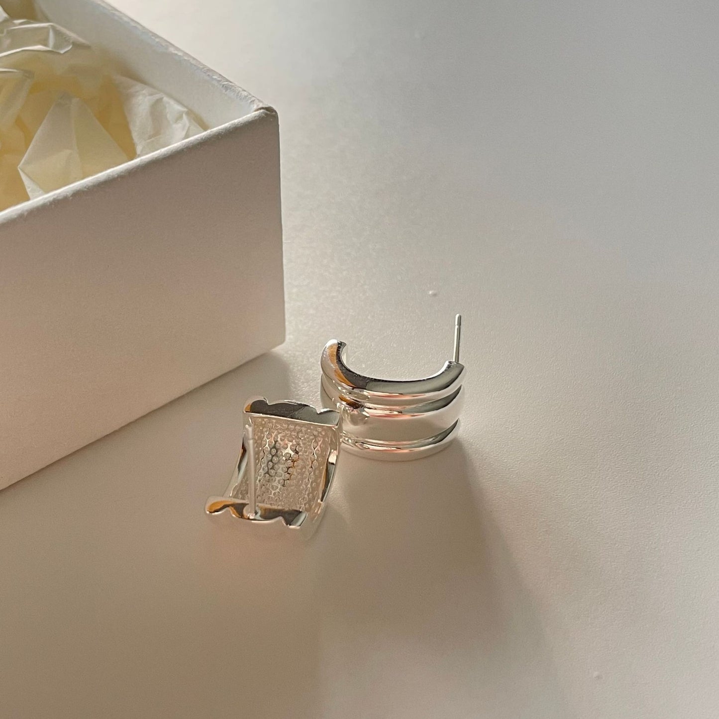 Minimalist 925 Sterling Silver Geometric Curved Stud Earrings