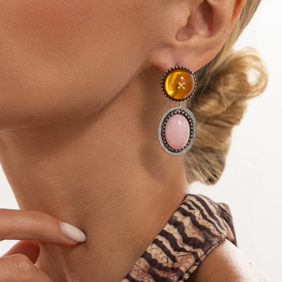 Vintage Luxury Oval Gradient Resin Zinc Alloy Plated Earrings for Women