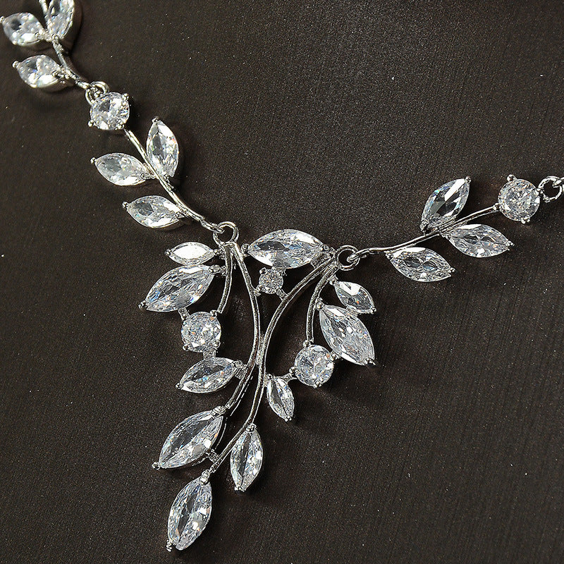 Minimalist Elegant Alloy Plated Floral Cubic Zirconia Rhinestone Necklace and Earring Set for Women