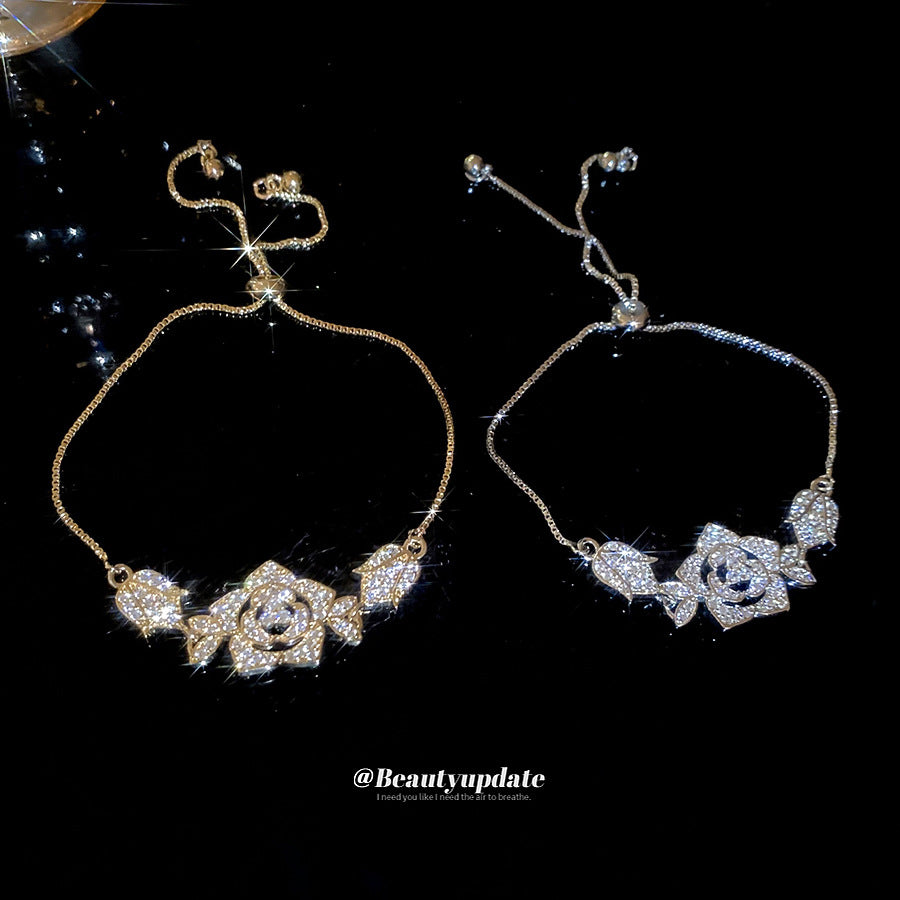 Elegante Bracciale a Mano Floreale da Donna con Intarsio in Zircone in Rame, Stile Minimalista di Lusso