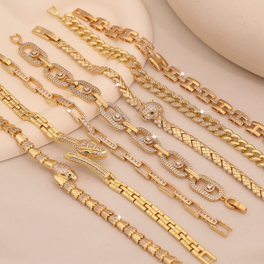 Fashionable Snake-Shaped Zirconia Micro-Paved Copper Bracelet for Women with Luxe Minimalist Appeal