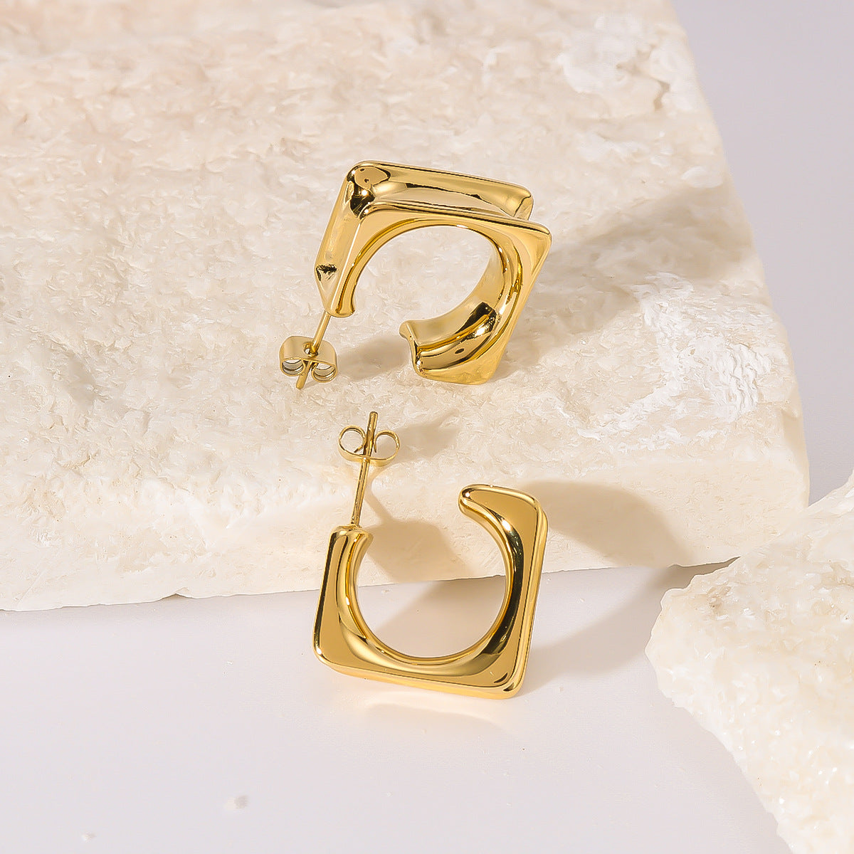 Orecchini a cerchio vuoti geometrici minimalisti quadrati da donna in acciaio inossidabile con placcatura sottovuoto in oro 18 carati