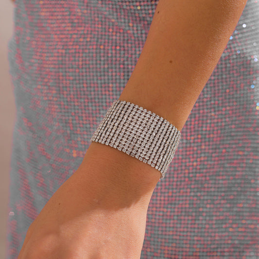 Braccialetto Minimalista Geometrico con Catena a Maglie e Strass Incastonati da Donna