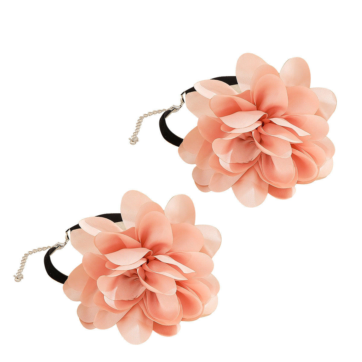 Collana da donna con rose floreali e geometriche in tessuto fatte a mano con delicati dettagli di petali, catena a medaglione in stile fresco e dolce