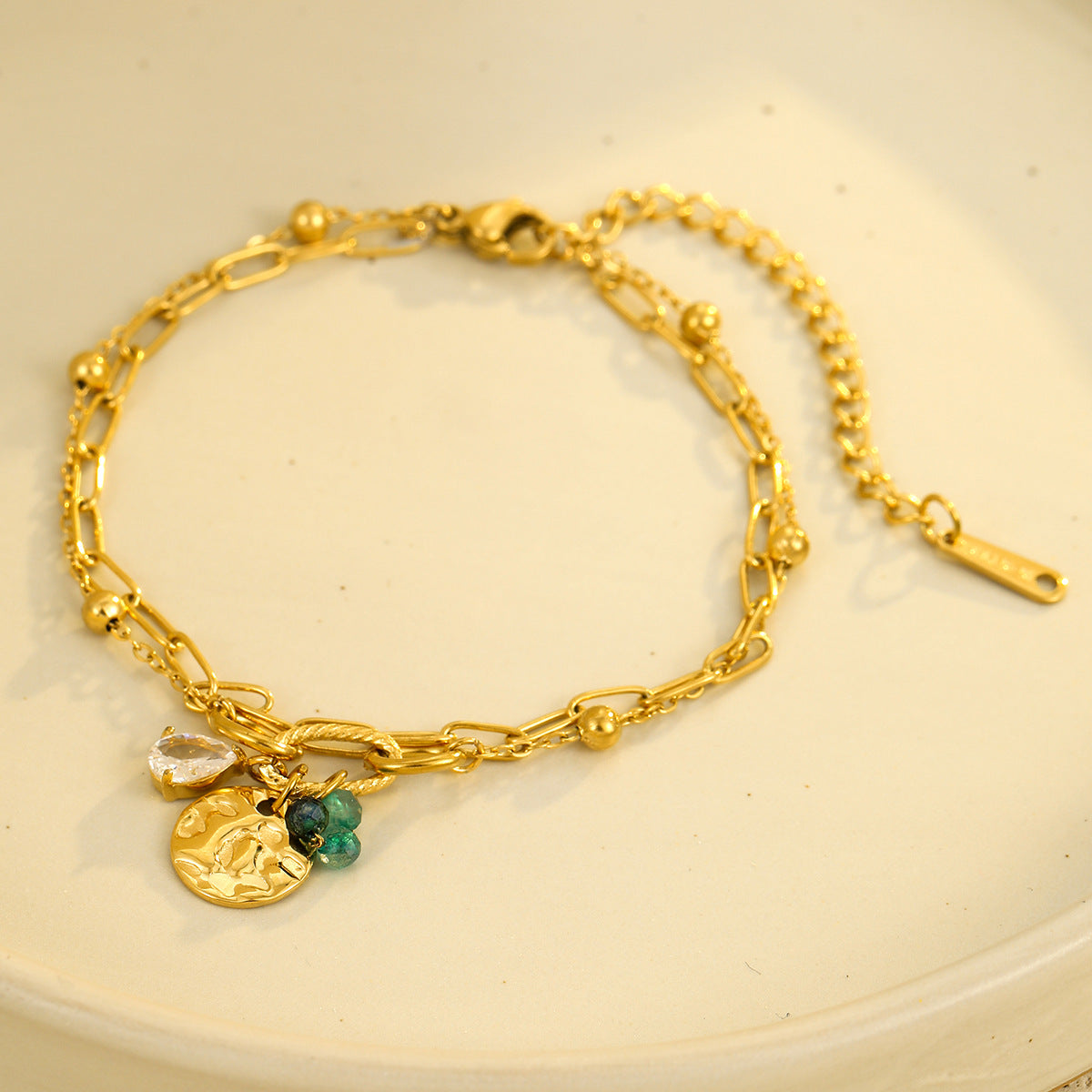Bracciale in Acciaio al Titanio alla Moda Stile Ufficio con Zircone a Goccia e Ciondolo Perla su Charm Rotondo da Donna