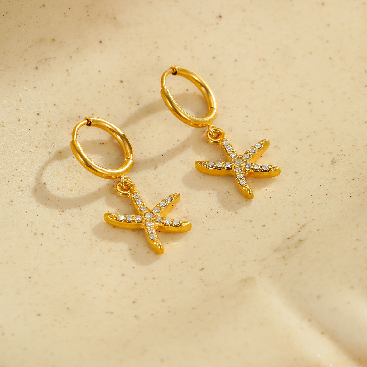 Pendientes de Acero Inoxidable con Forma de Estrella de Mar y Concha con Incrustaciones de Diamantes de Imitación para Mujer