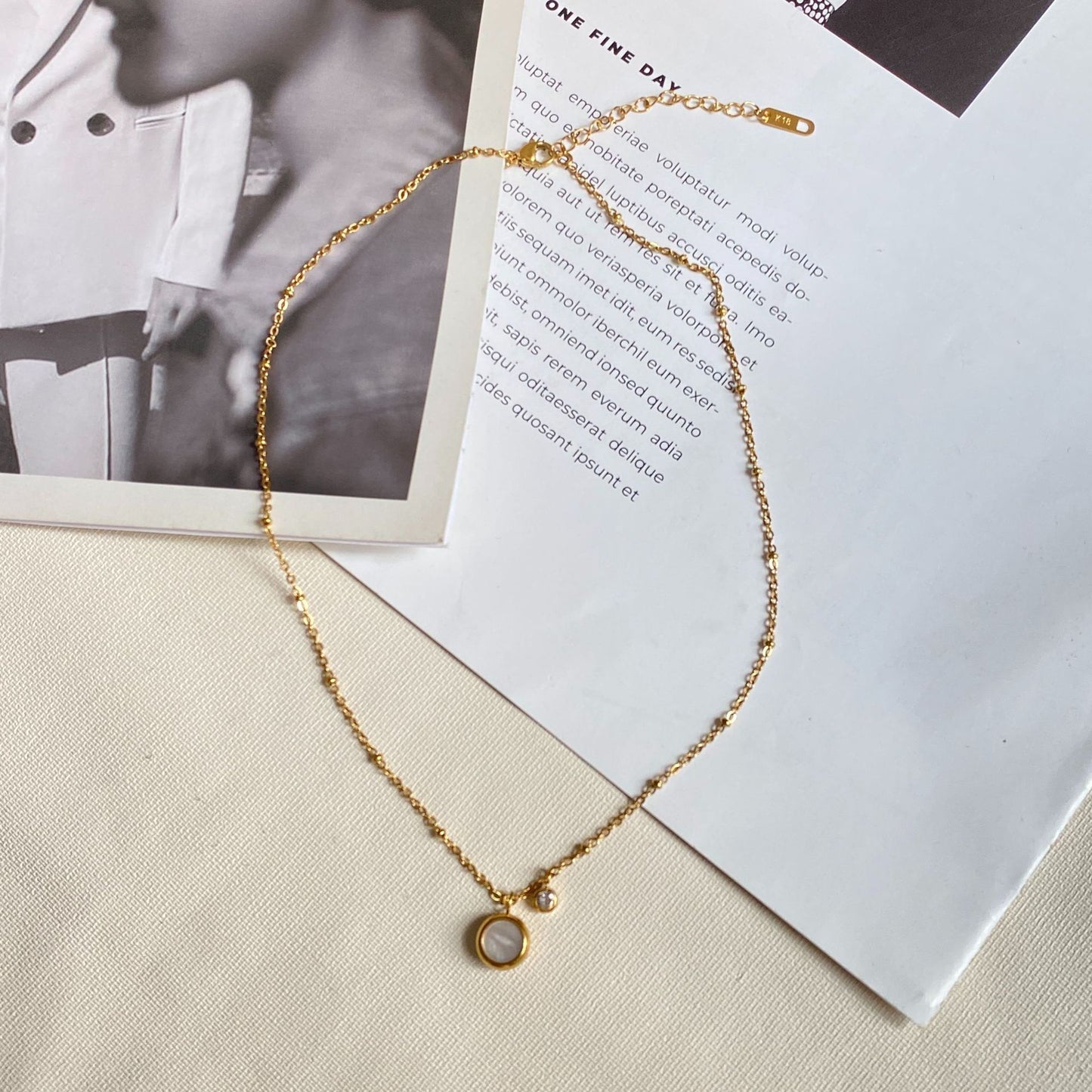 Minimalist Luxury Gold Plated Round Geometric Titanium Steel Necklace Unisex