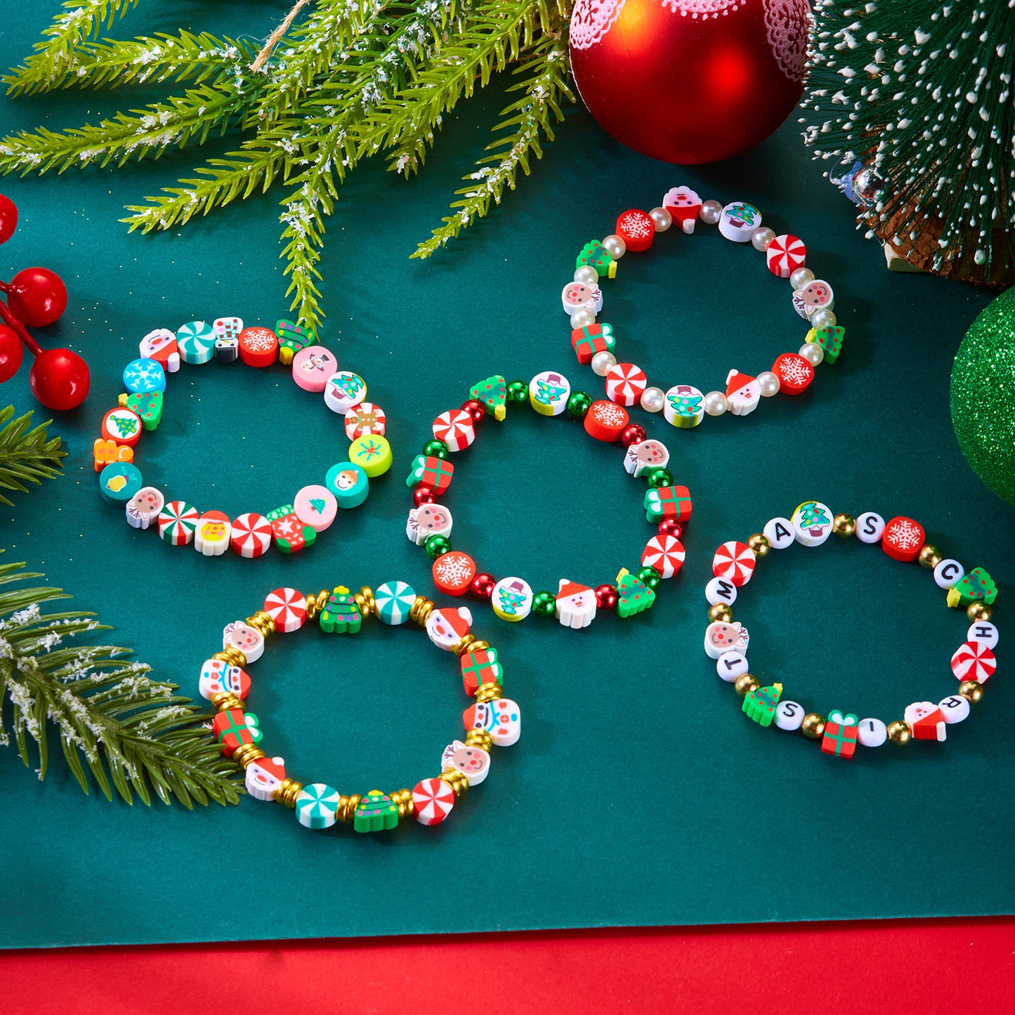 Pulsera navideña de arcilla polimérica hecha a mano con Papá Noel y muñeco de nieve para mujer con motivos festivos