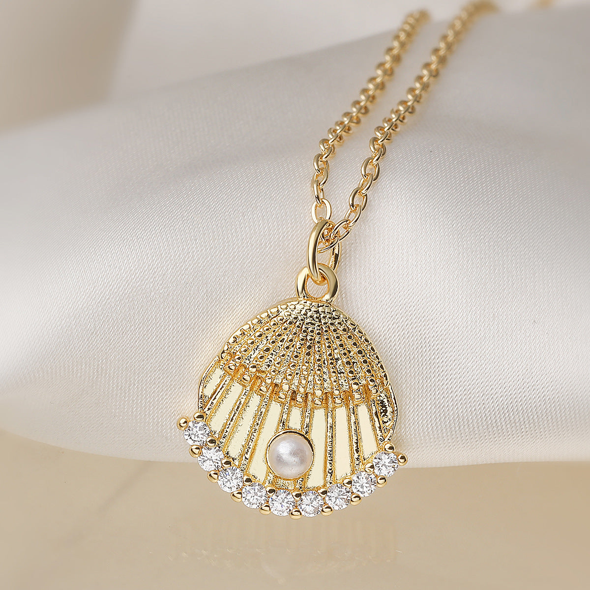 Minimalist 18K Gold Plated Brass Heart Geometric Floral Cubic Zirconia Pendant Necklace
