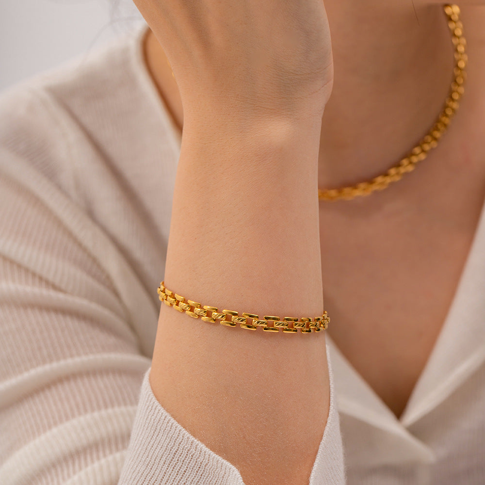 Geometric Style 18K Gold Plated Stainless Steel Bracelet with Circular Pendant for Women