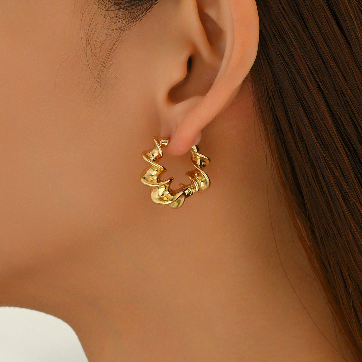 Pendientes Minimalistas Geométricos de Aleación de Zinc con Acabado Chapado para Mujer, Diseño de Puntos Elípticos y Circulares, Joyería de Oreja Versátil y a la Moda