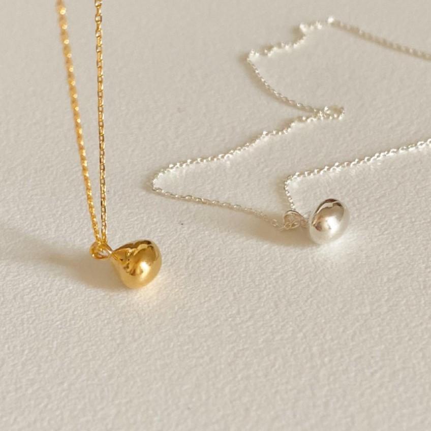 Collar con colgante de llave geométrica minimalista en plata de ley 925