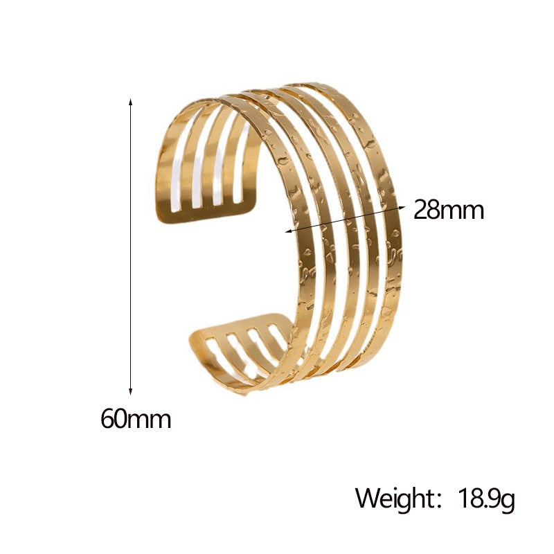 Luxury Minimalist Hammered Texture 18K Gold Plated Stainless Steel Open Bangle for Women