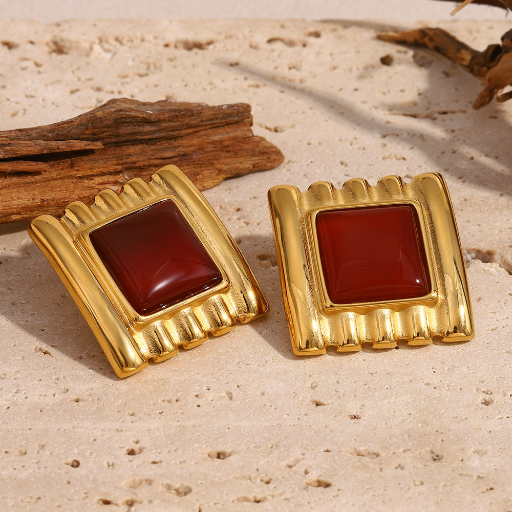 Orecchini alla moda in acciaio inossidabile con design geometrico vintage, placcatura in oro 18 carati e dettagli in rubino