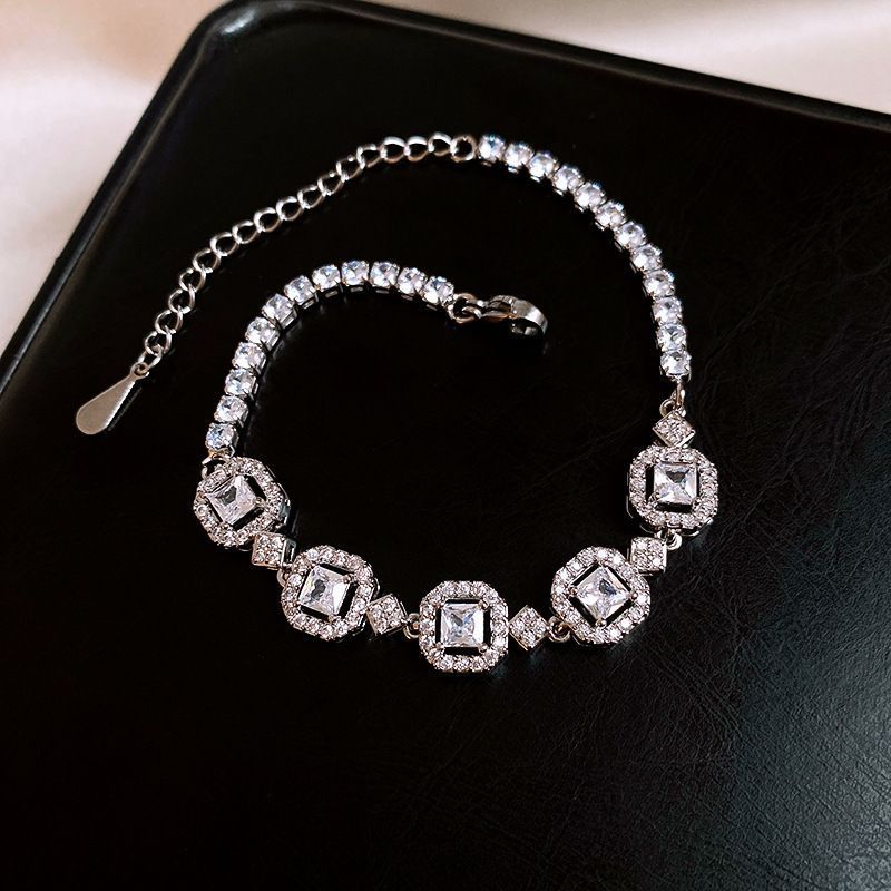Luxury Elegant Geometric Alloy Plated Bracelet with Cubic Zirconia for Women