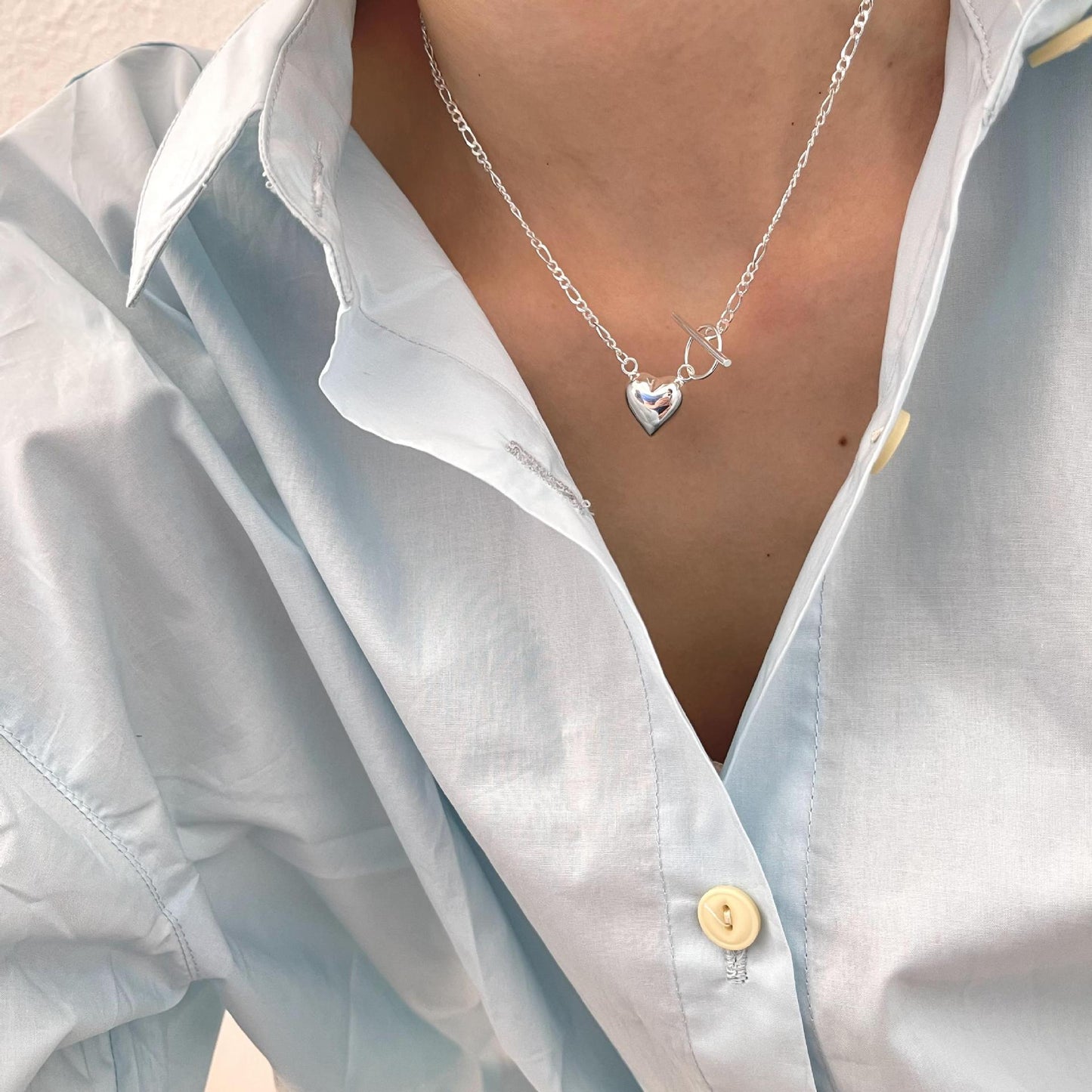 Collana con ciondolo a cuore dorato da donna in stile francese minimalista in argento sterling 925 con catena intrecciata