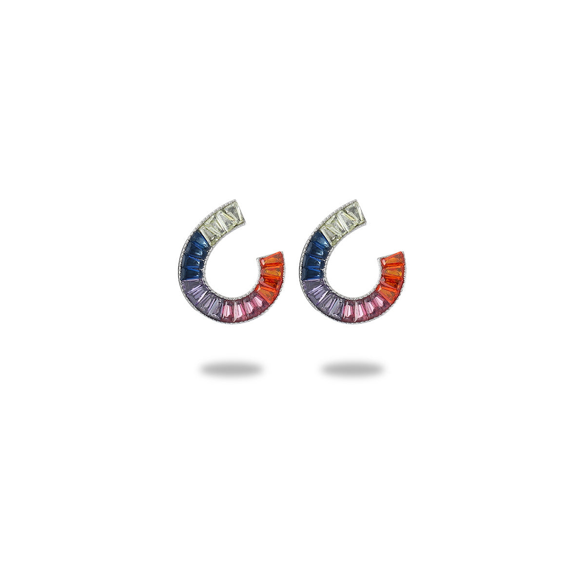 Orecchini a perno da donna in stile retrò francese con finitura placcata, a C, interamente pavé, in acciaio al titanio, con strass colorati