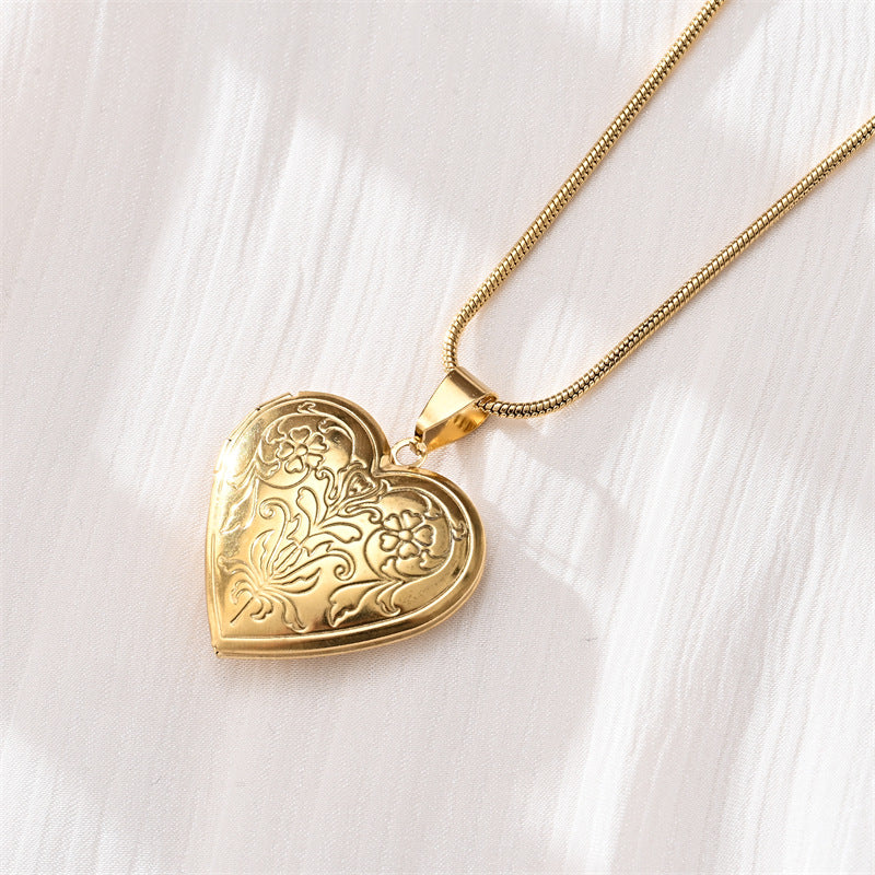 Collana Minimalista a Cuore in Acciaio Inossidabile per Coppie con Ciondolo in Acciaio al Titanio Premium e Design Minimalista Elegante