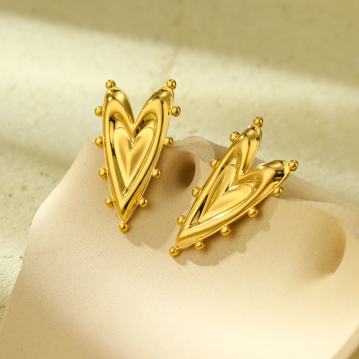 Fashionable Heart-Shaped Titanium Steel Earrings with Plating Finish for Women, Lightweight Luxe Everyday Wear