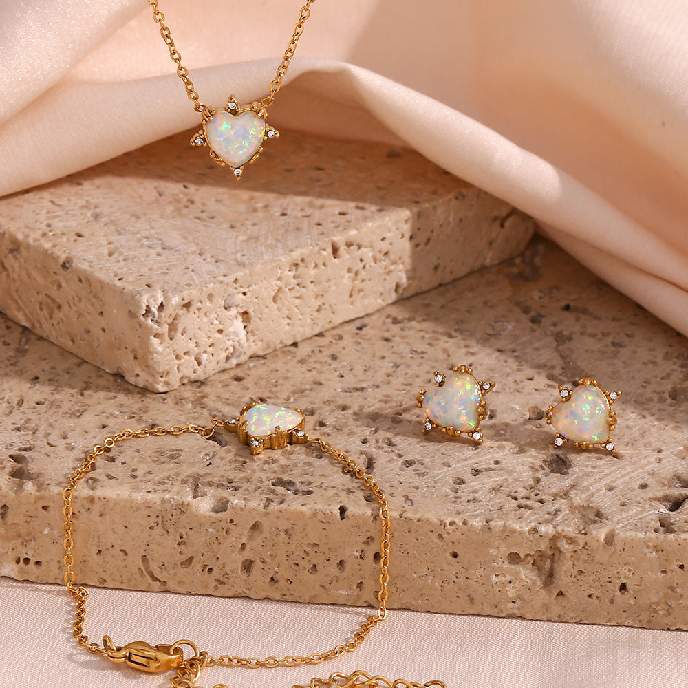 Set di collana, orecchini e bracciale da donna placcati oro in acciaio inossidabile a forma di cuore, con intarsi di strass, stile vintage