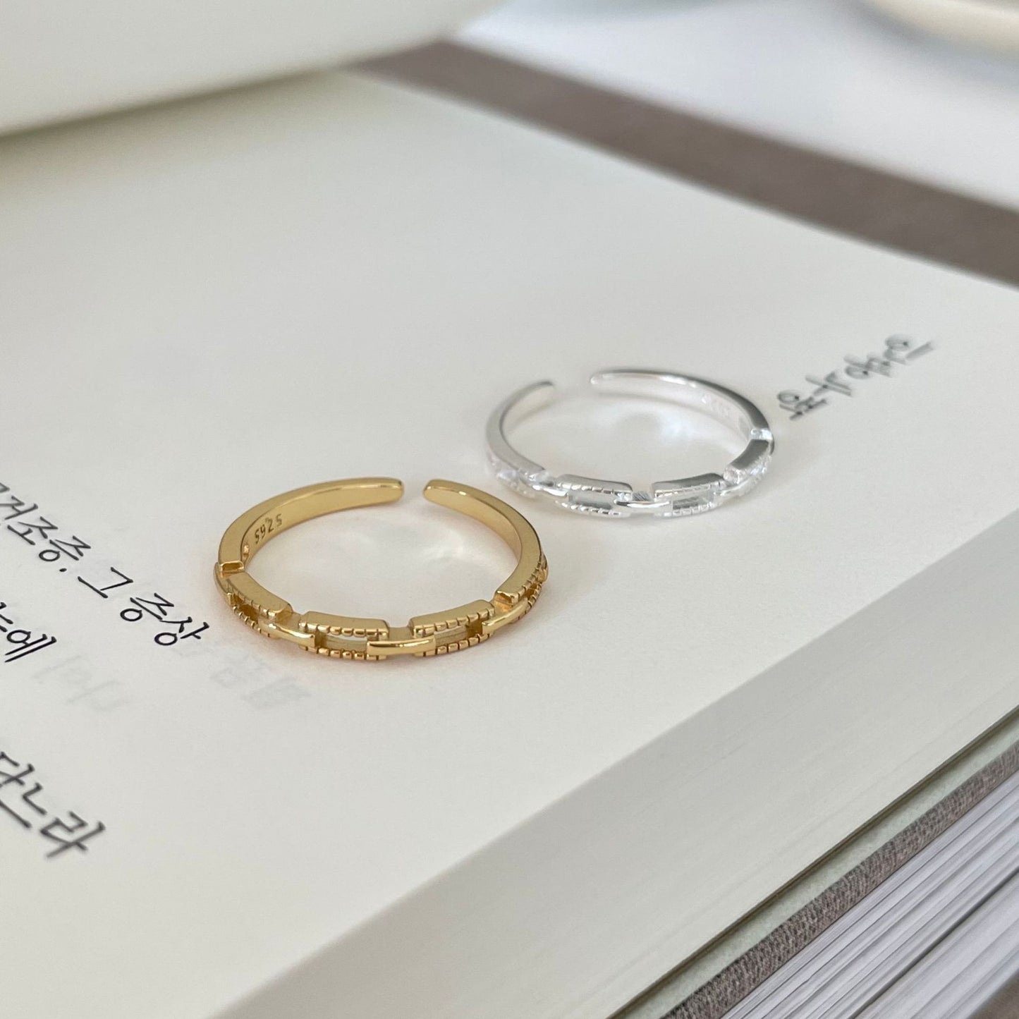Anillo chapado geométrico de plata de ley 925 para mujer