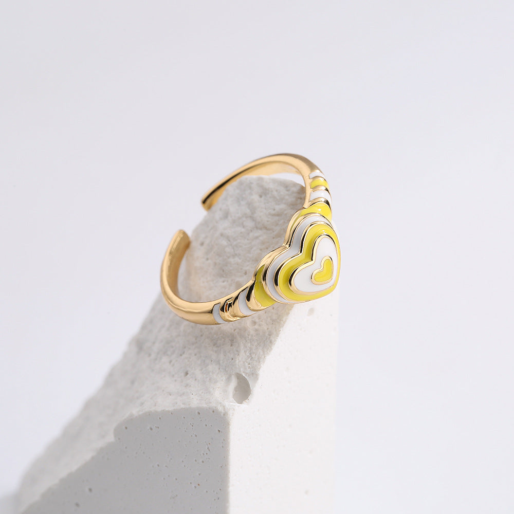 Anello a cuore aperto geometrico vintage da donna in rame placcato oro 18 carati e finitura smaltata