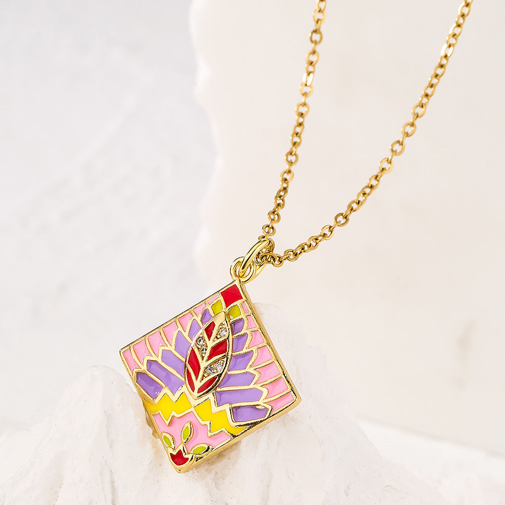 Collana con ciondolo geometrico bohémien da donna con base in rame placcata in oro vero e zirconi micro-incastonati