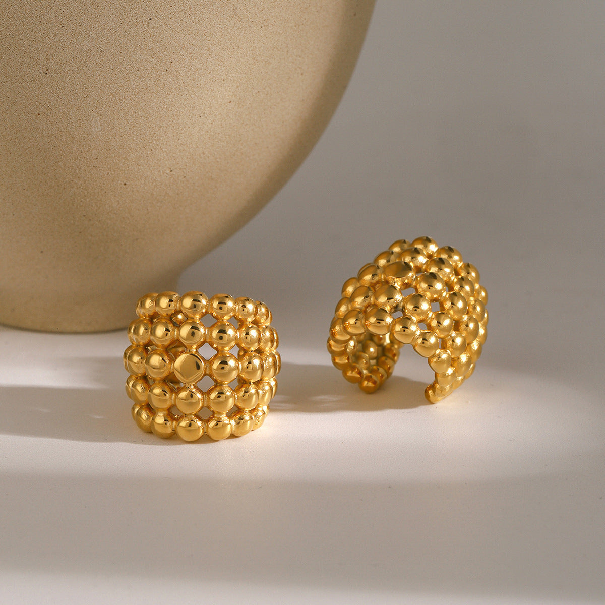 18K Gold Plated Stainless Steel Smooth Bead Honeycomb Clip Earrings for Women Instagram Style Minimalist Geometric Fashion Ear Clips