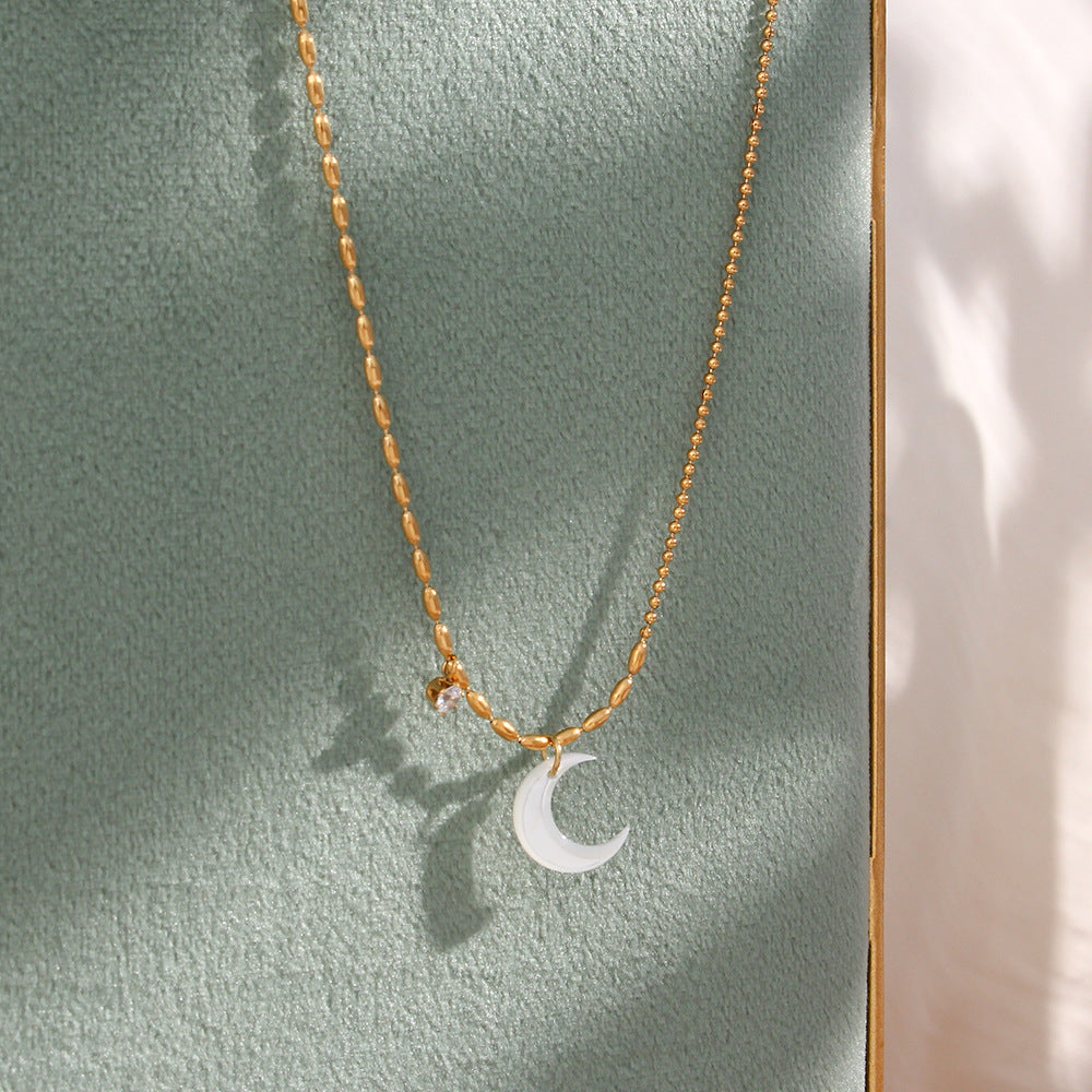 Collana con ciondolo asimmetrico a forma di luna in acciaio inossidabile alla moda con design geometrico e finitura placcata per donna