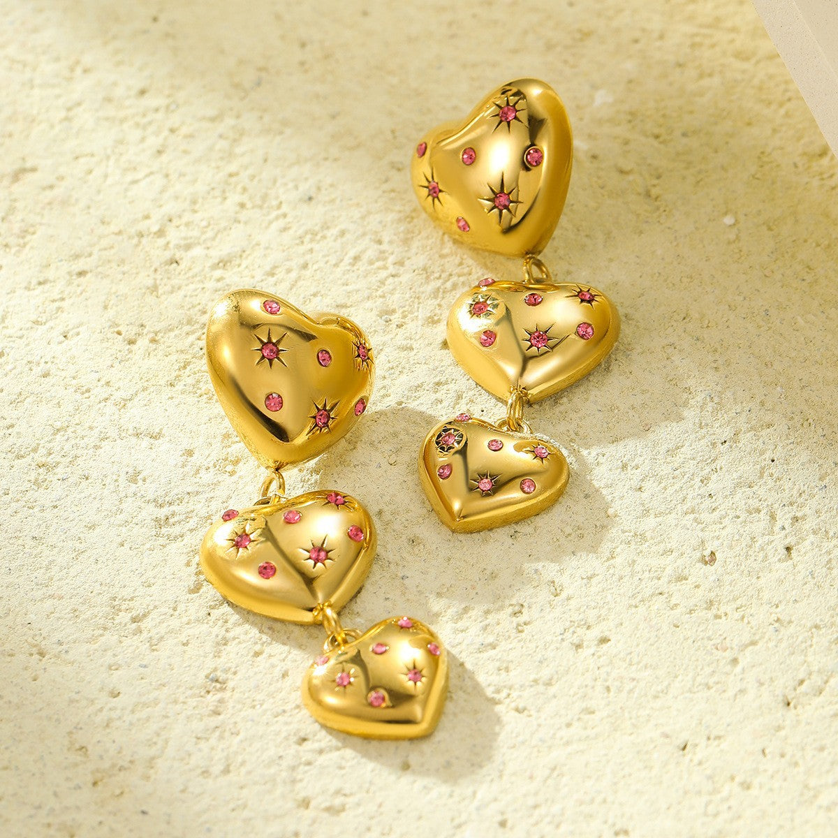 Orecchini pendenti da donna a forma di cuore, in stile vintage, con zircone rosa e acciaio al titanio, anallergici, con placcatura