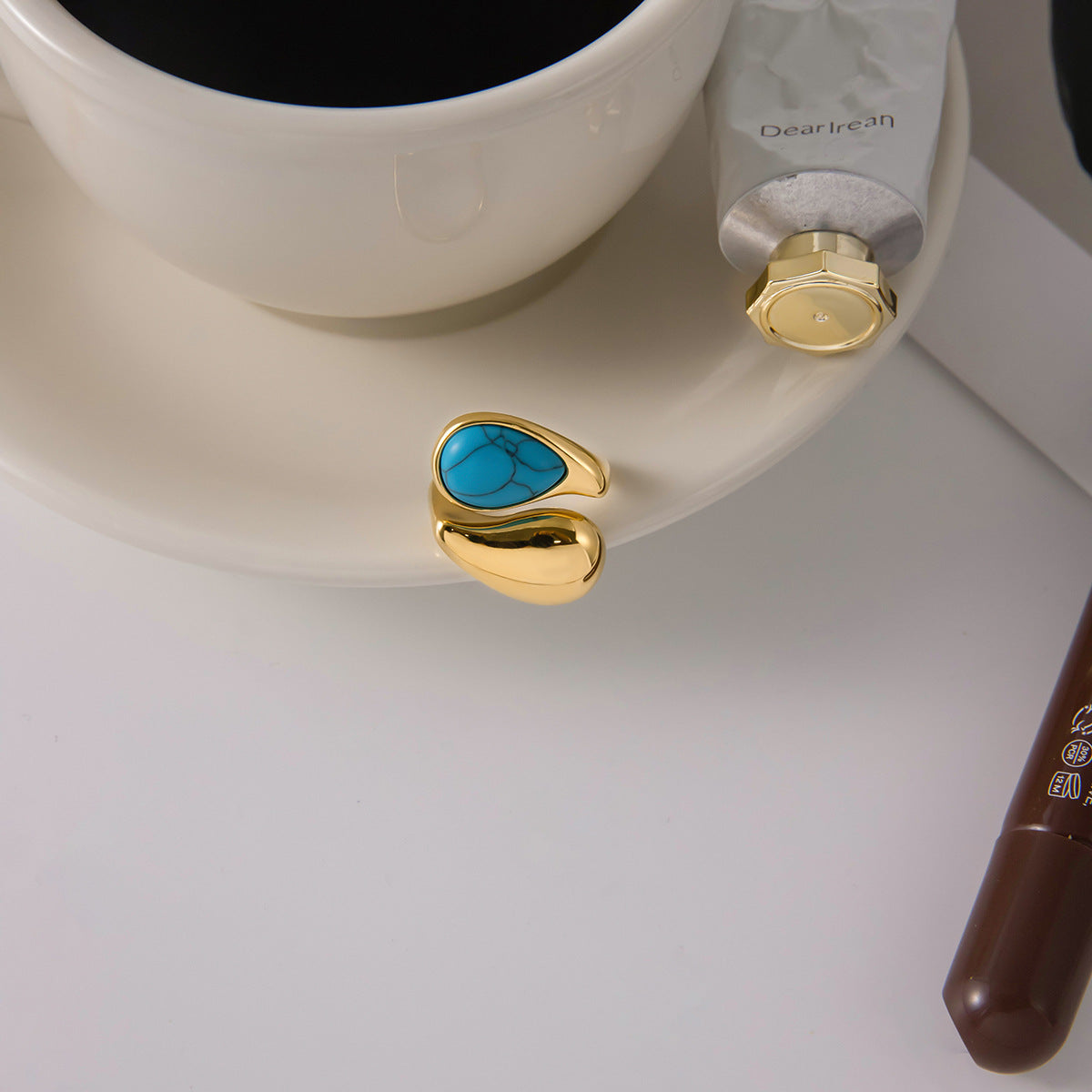 Anello in Acciaio al Titanio Inossidabile Geometrico con Finitura Galvanica da Donna Accessorio di Moda Lusso Minimalista Elegante