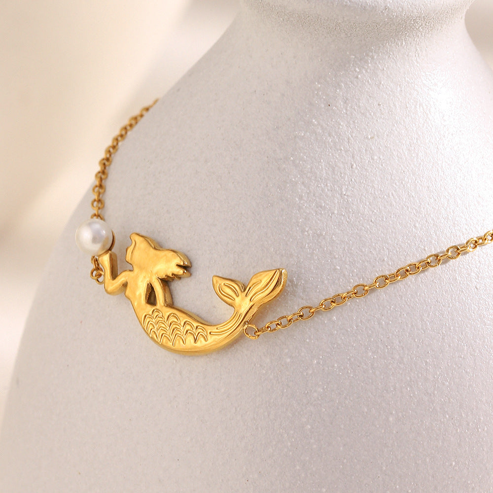 Set di collana e bracciale da donna con ciondolo a sirena, minimalista, in acciaio inossidabile con placcatura in oro 18 carati e perle simulate