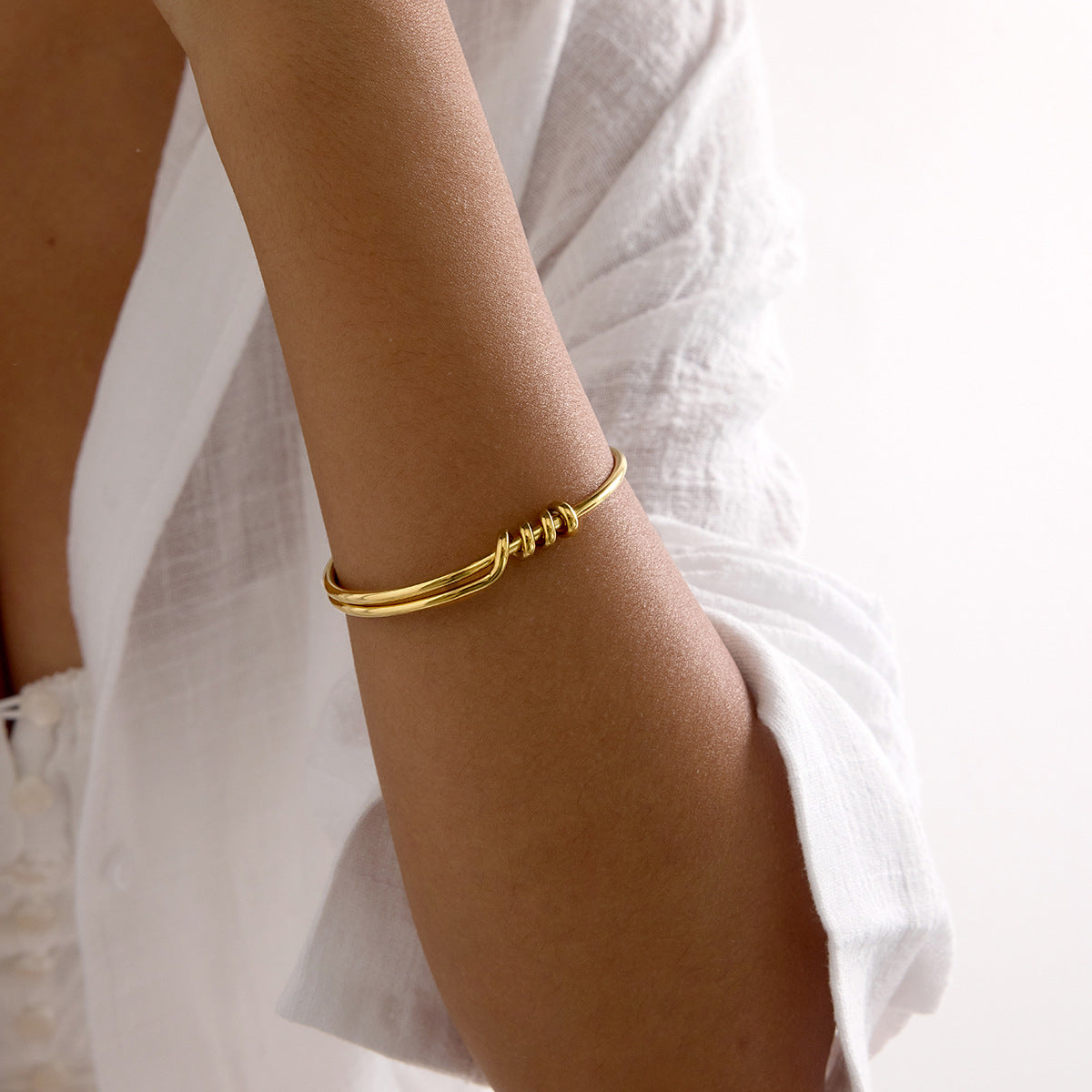 Bracciale rigido aperto geometrico lineare placcato oro 18 carati in acciaio inossidabile da donna