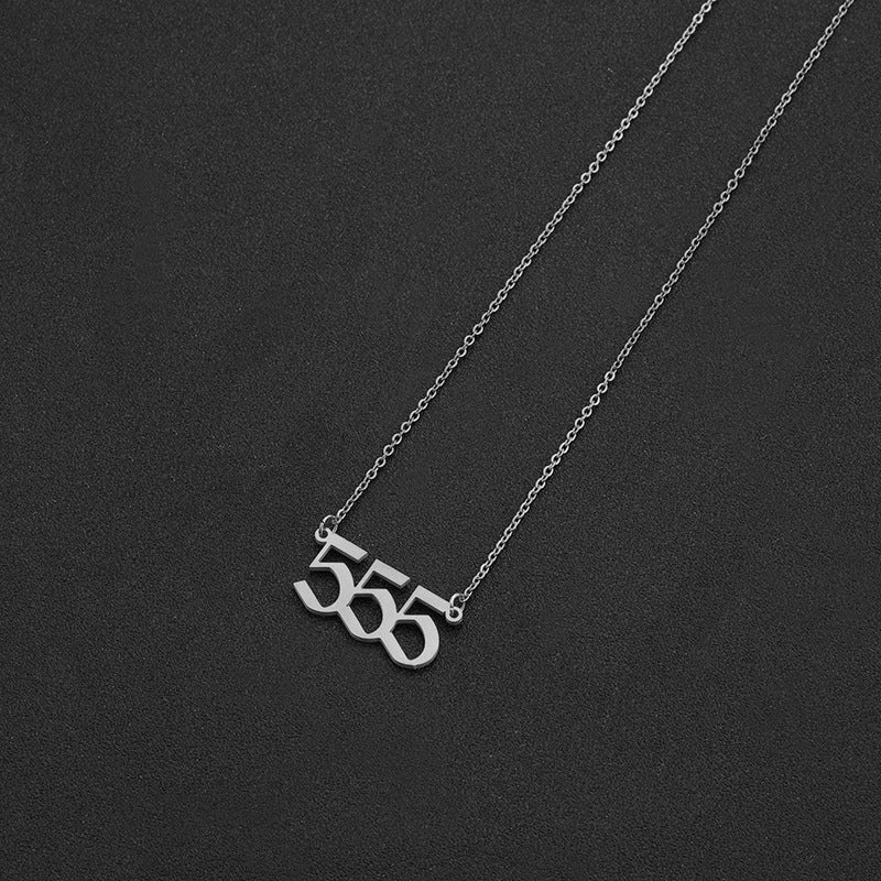 Collana con Ciondolo Numerico Geometrico in Acciaio Inossidabile Minimalista da Donna con Finitura Placcata e Catena a O