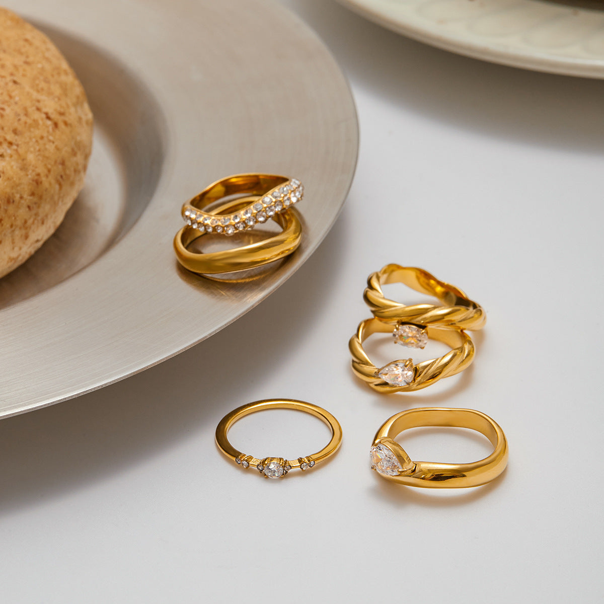 Anillo de acero inoxidable geométrico minimalista con incrustaciones de circonita chapado para mujer, joyería de lujo