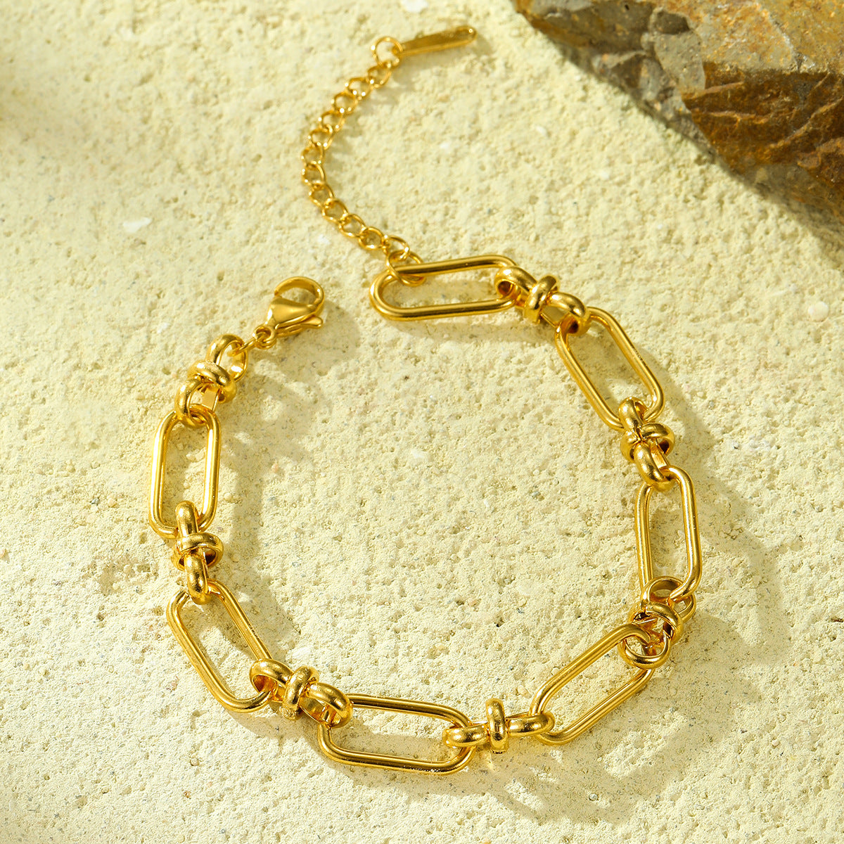 Pulsera con cierre cruzado de cadena ancha estilo OL de moda en acero inoxidable con chapado al vacío de oro de 18 quilates
